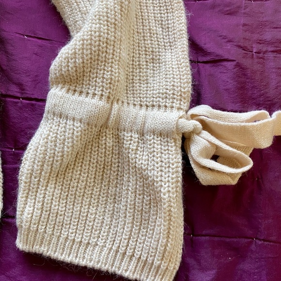 Bow tie sleeve Sweater - Picture 4 of 4